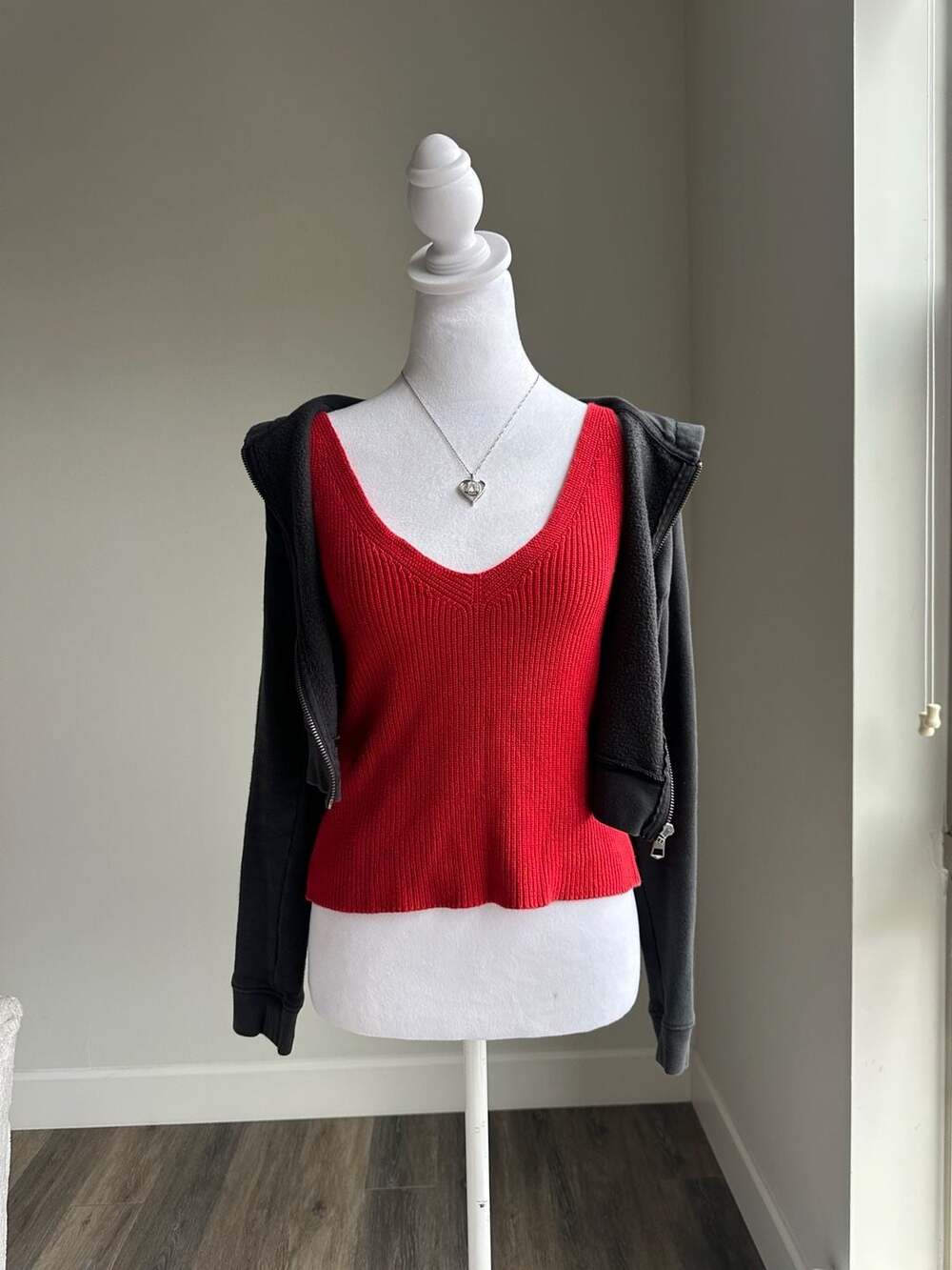 Brandy Melville Cherry Red Ribbed V-Neck Tank Top Small